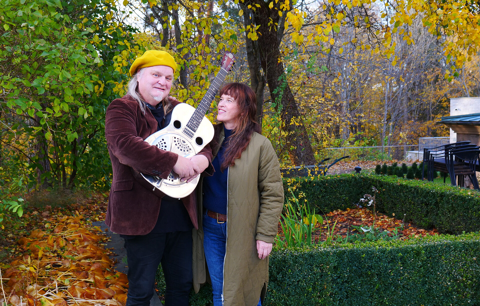 Bildet kan inneholde: musikkinstrument, plukket strengeinstrument, strengeinstrument, kordofon, gitarist.