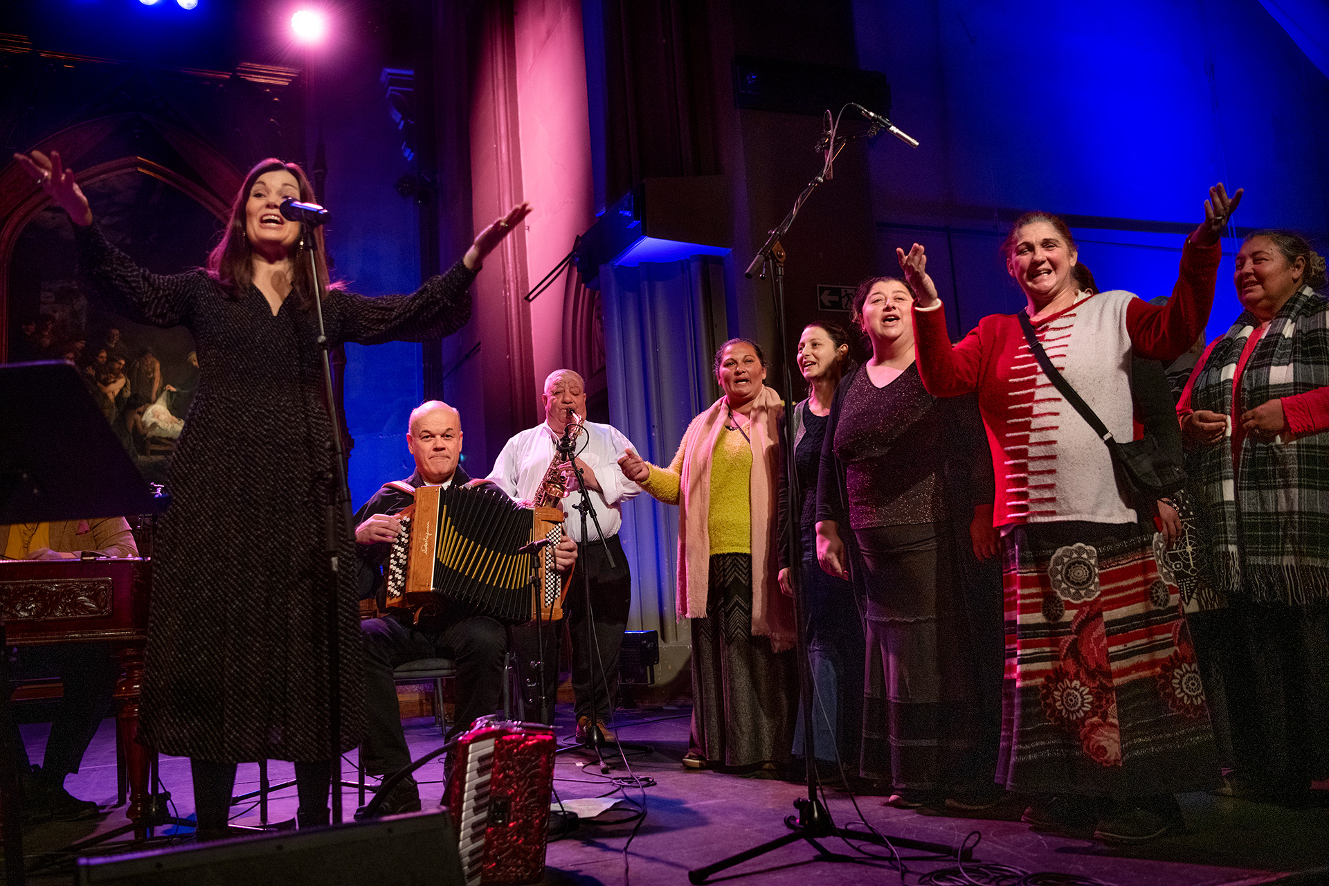 Bildet kan inneholde: performing arts, underholdning, ytelse, scene, musikk.