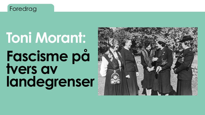 Bildet i svart-hvitt viser fem kvinner som står og snakker sammen