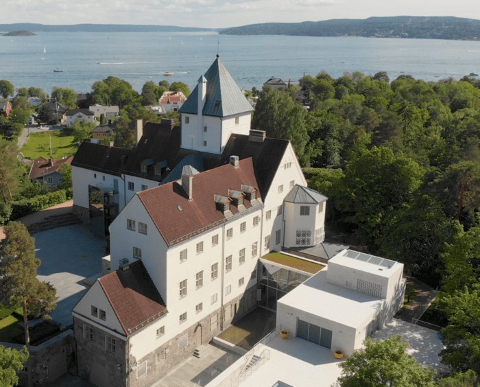 Flyfoto som viser VIlla Grande og tilbygget MINO